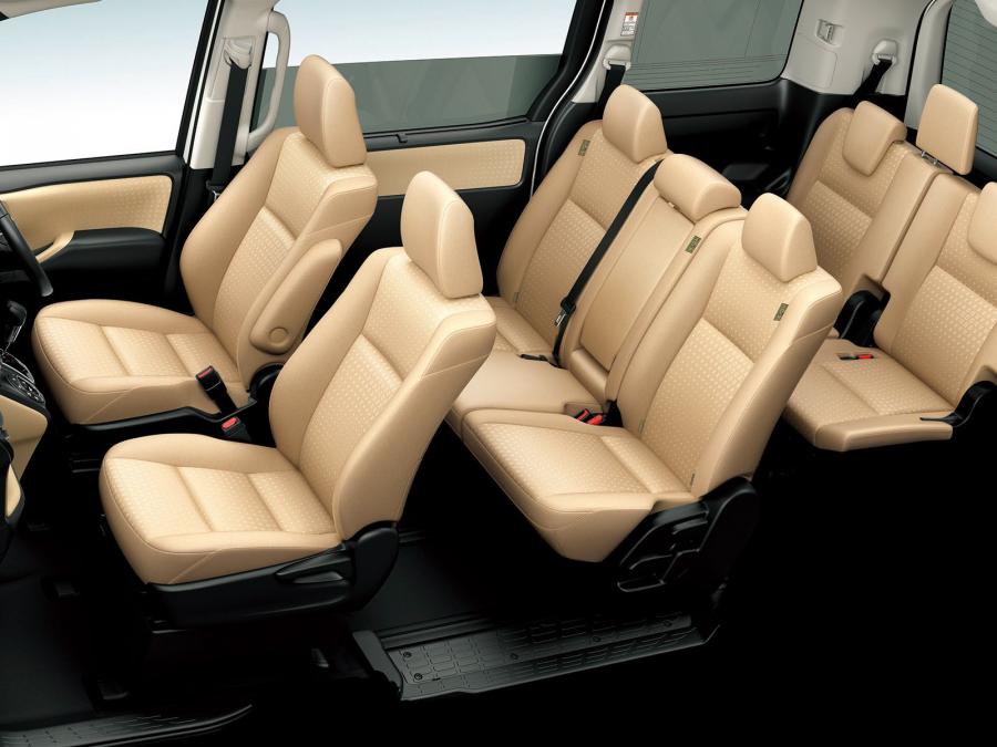  Toyota Noah G 2014 года  (фото 2 из 3)